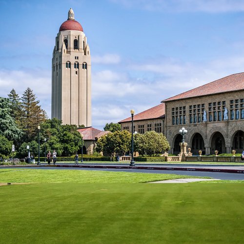 Hoover Tower and sandstone arcades at Stanford University